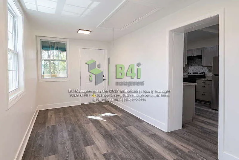 4 bed, 2.0 bath, 1734 sqft, $2,000 — Photo 3