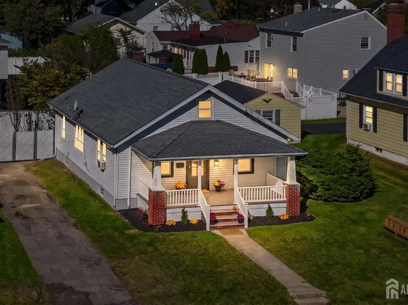 52 Main St, East Brunswick, NJ 08816