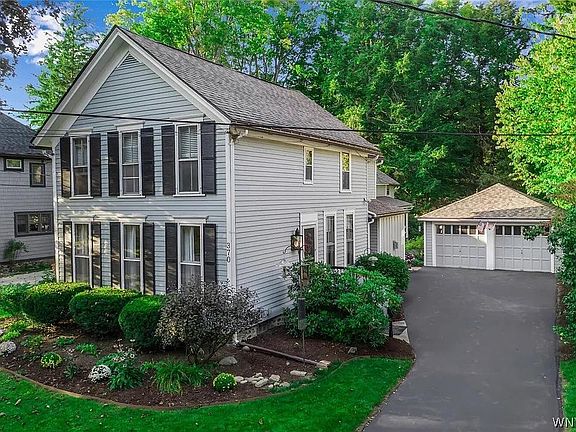 2nd image of 370 Oakwood Ave