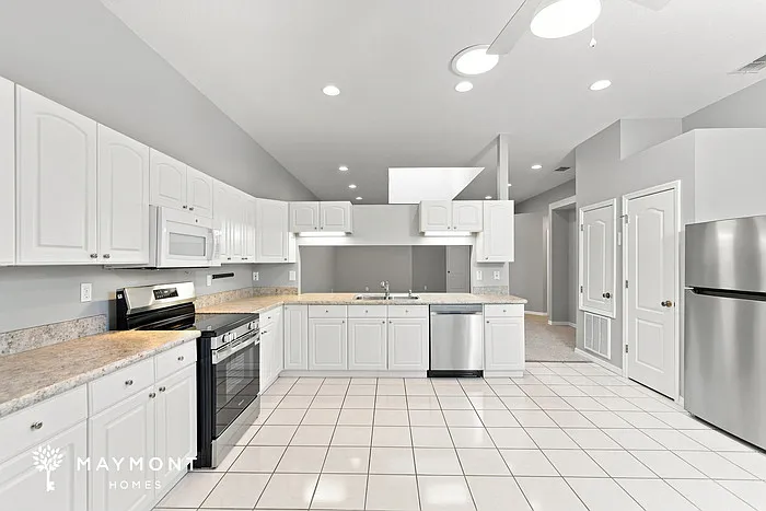 9046 Village Green Blvd — Photo 6