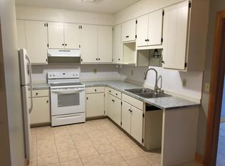 11 Centre St, Salem, CT 06420