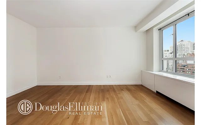 Rented by Douglas Elliman | media 14