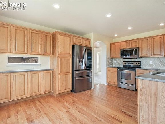 5th image of 10677 Greenbelt Dr