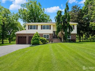23 Dunbar Ave, Piscataway, NJ 08854