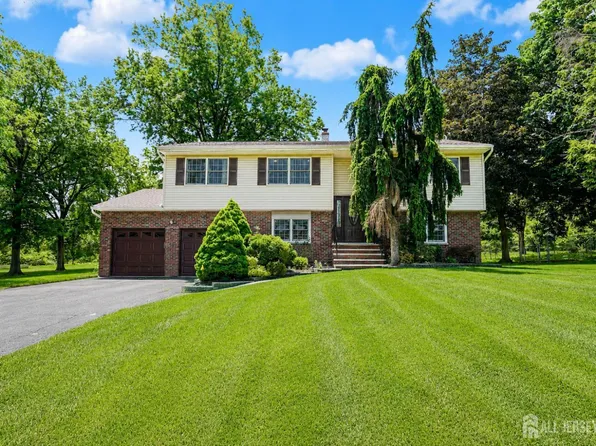 23 Dunbar Ave, Piscataway, NJ 08854