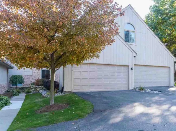 29260 Laurel Dr #83, Farmington, MI 48331