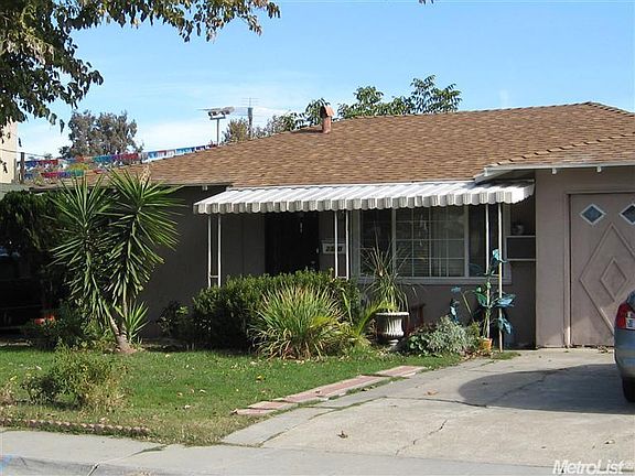 3rd image of 2330 Bessie Ave