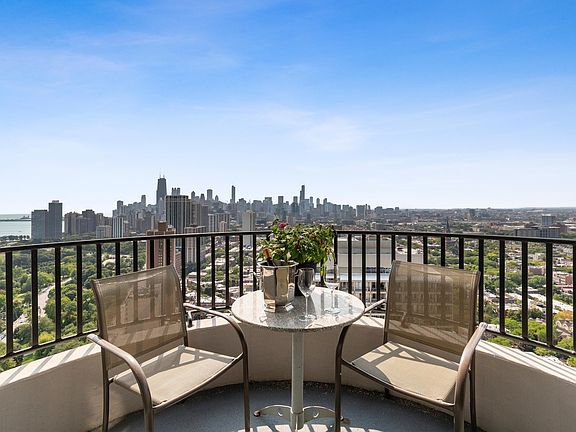 4th image of 2020 N Lincoln Park W APT 37J