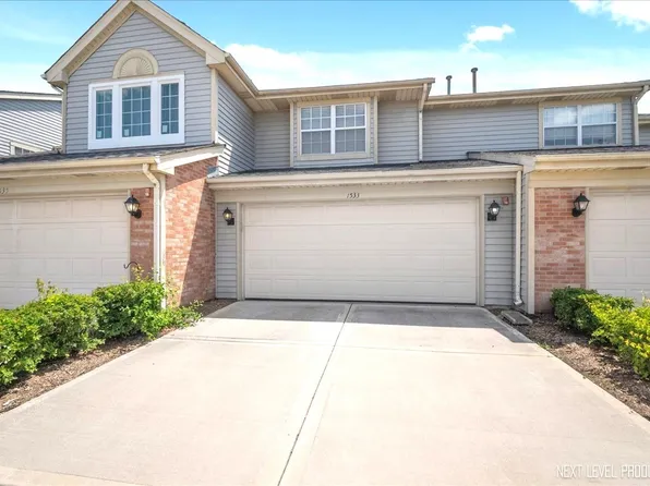 1533 Club Dr, Glendale Heights, IL 60139