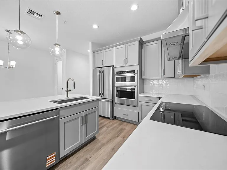 1856 Crowncrest Dr — Photo 16