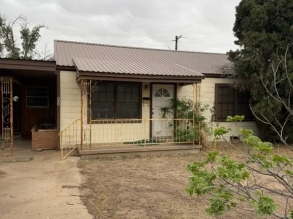 808 S Poplar St, Kermit, TX 79745