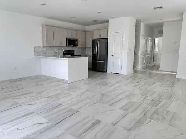 123 SW 171st Ln, Hollywood, FL 33027