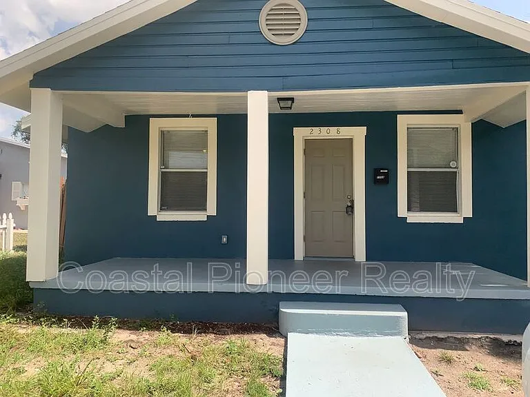 2308 E 15th Ave — Photo 1
