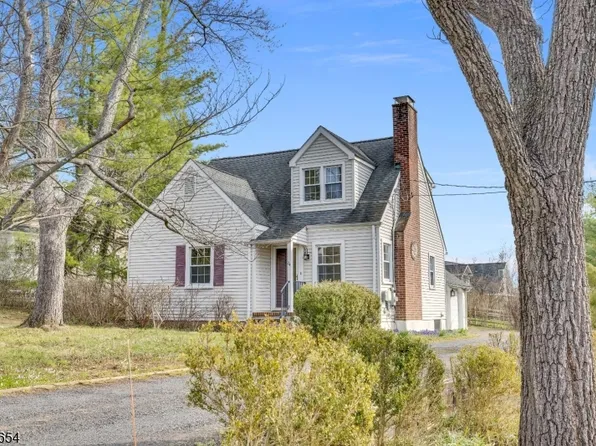 24 Riverwood Ave, Bedminster, NJ 07921