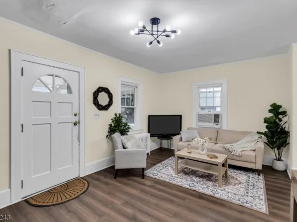 906 Dewitt St, Linden City, NJ 07036