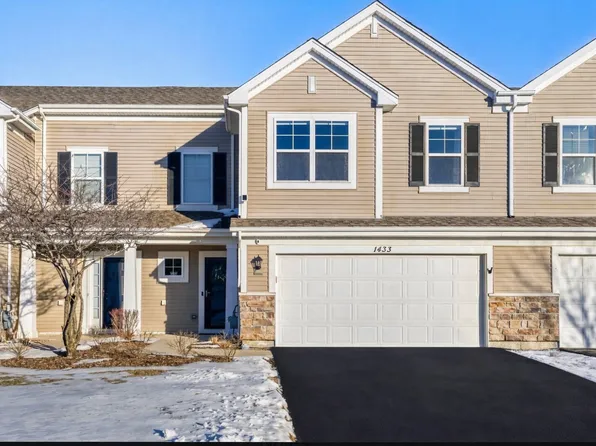 1433 Lighthouse Ln, Pingree Grove, IL 60140