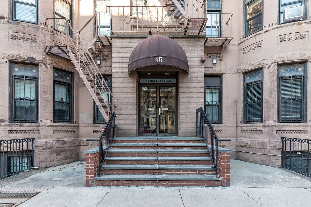 Building Photo - 45 Westland Ave #8