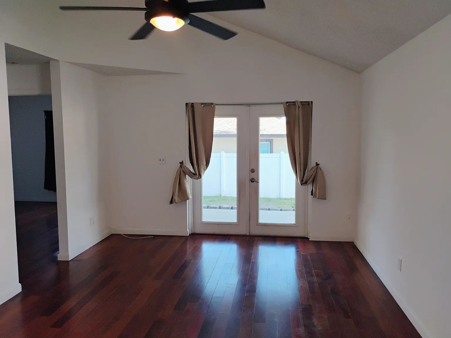 1 bed, 694 sqft, $1,595 — Photo 2