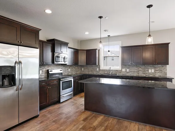 567 Ravencroft Rd, Waconia, MN 55387