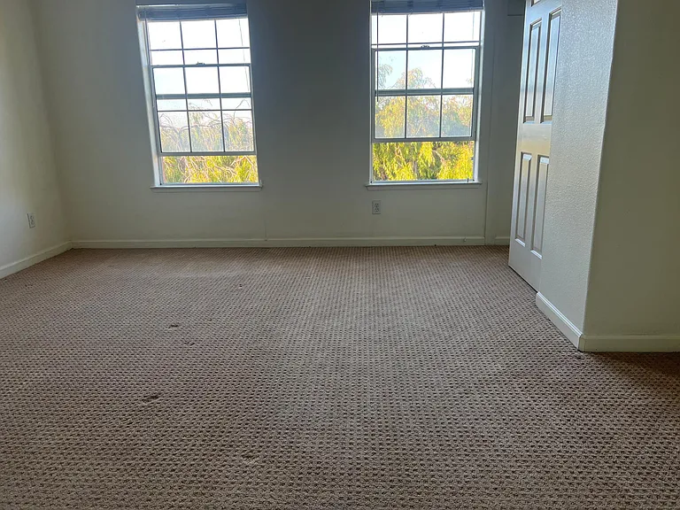 406 Charlott Ln — Photo 7