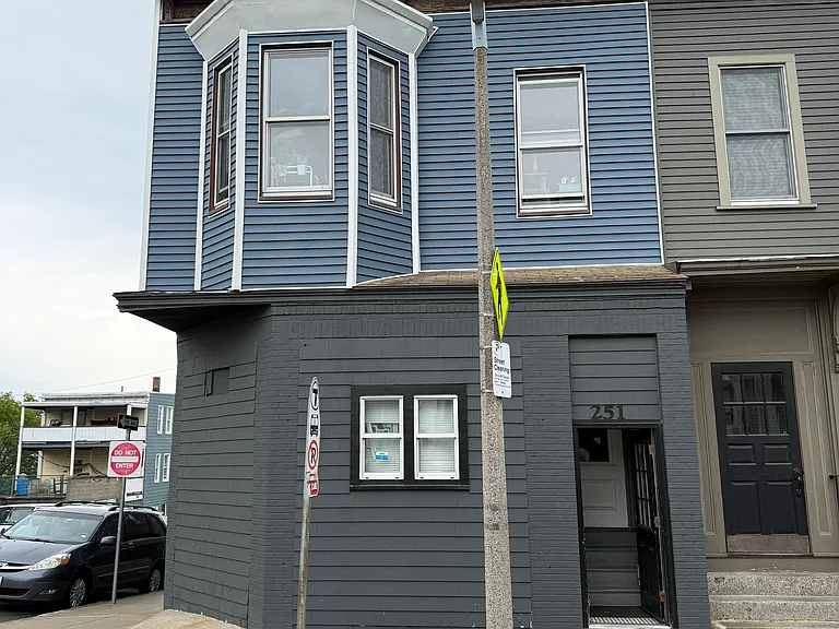 253 Lexington St #1 — Photo 1