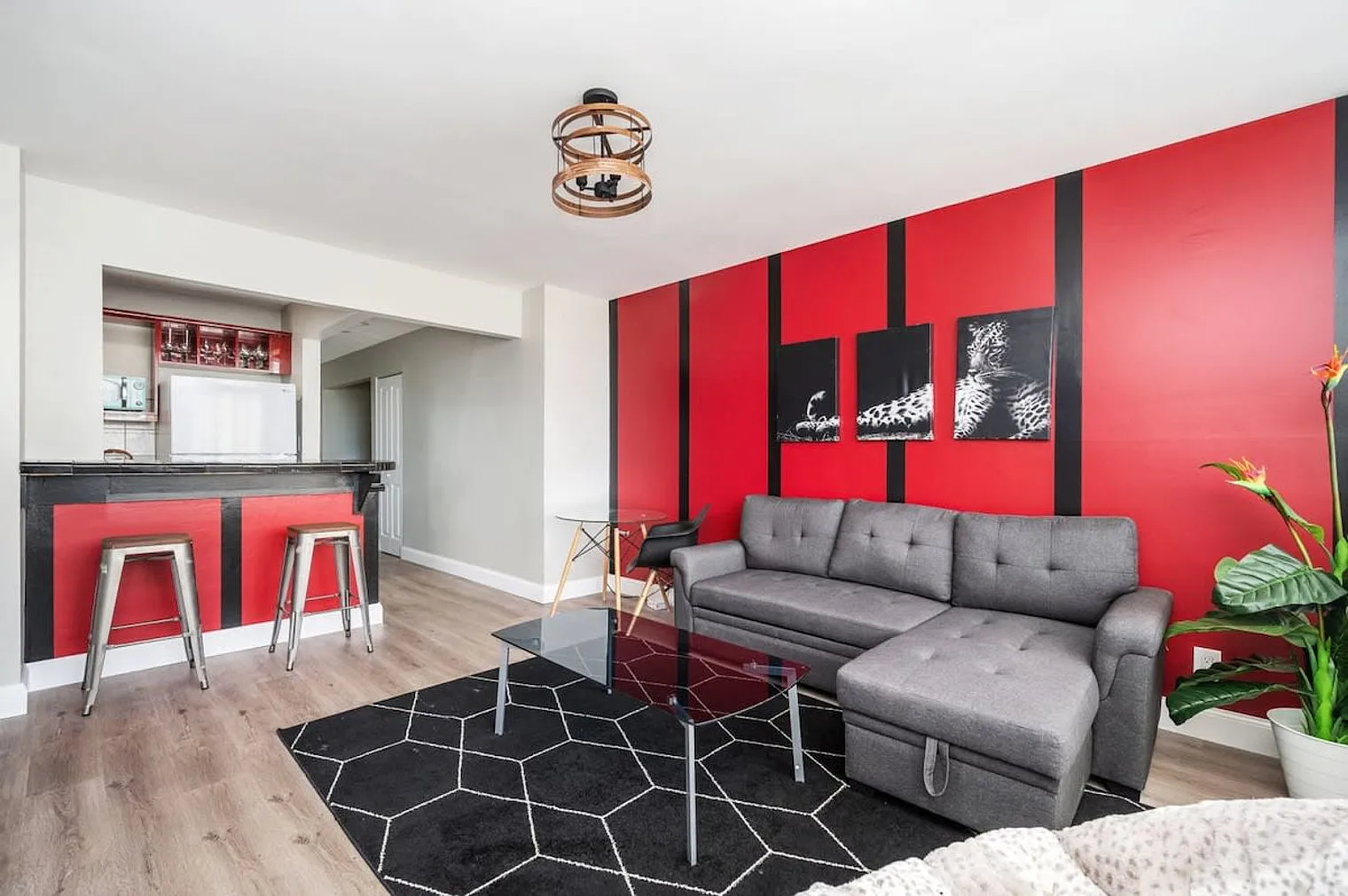 1 bed, 1.0 bath, 592 sqft, $2,125 — Photo 1