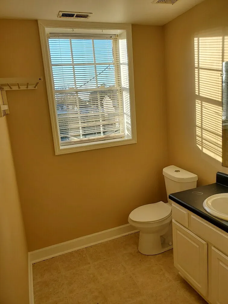 1 bed, 725 sqft, $1,000 — Photo 2