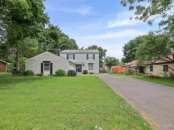 44 Berwin Grn, Maryville, IL 62062