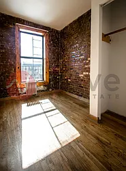 Rented by Wave Real Estate Group
