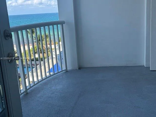 5401 Collins Ave #513 — Photo 32