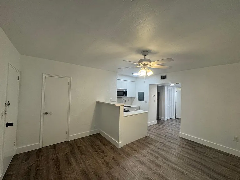 350 SW 15th Rd — Photo 17