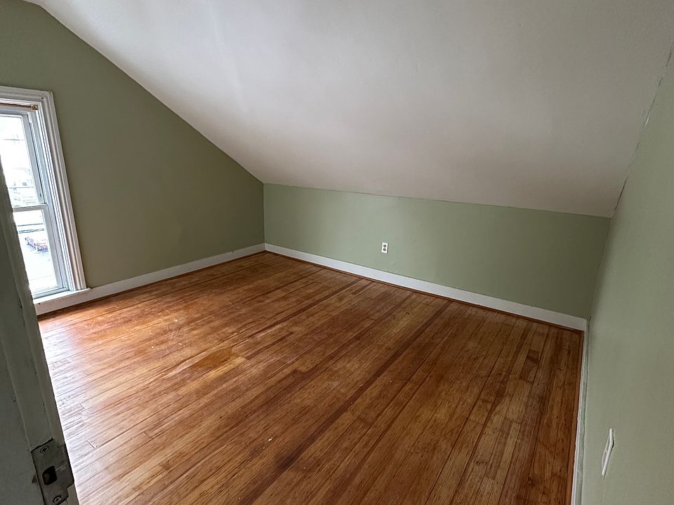 2nd image of 409 N Main St Floor 3