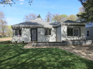 418 S 12th Ave, St Charles, IL 60174