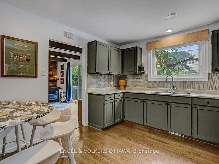 516 Buchanan Cres — Photo 16