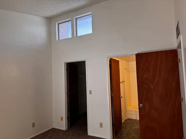 3708 N Country Club Rd #A-D — Photo 12