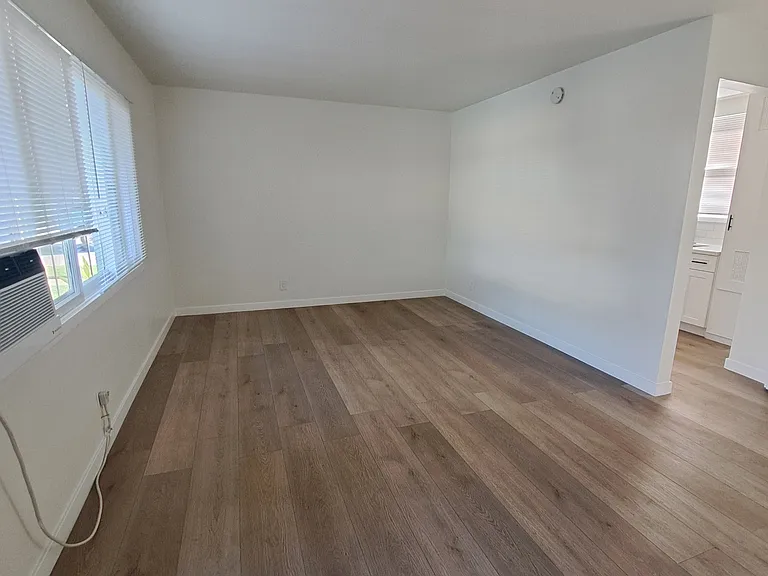 301 N Hollywood Way #A — Photo 5