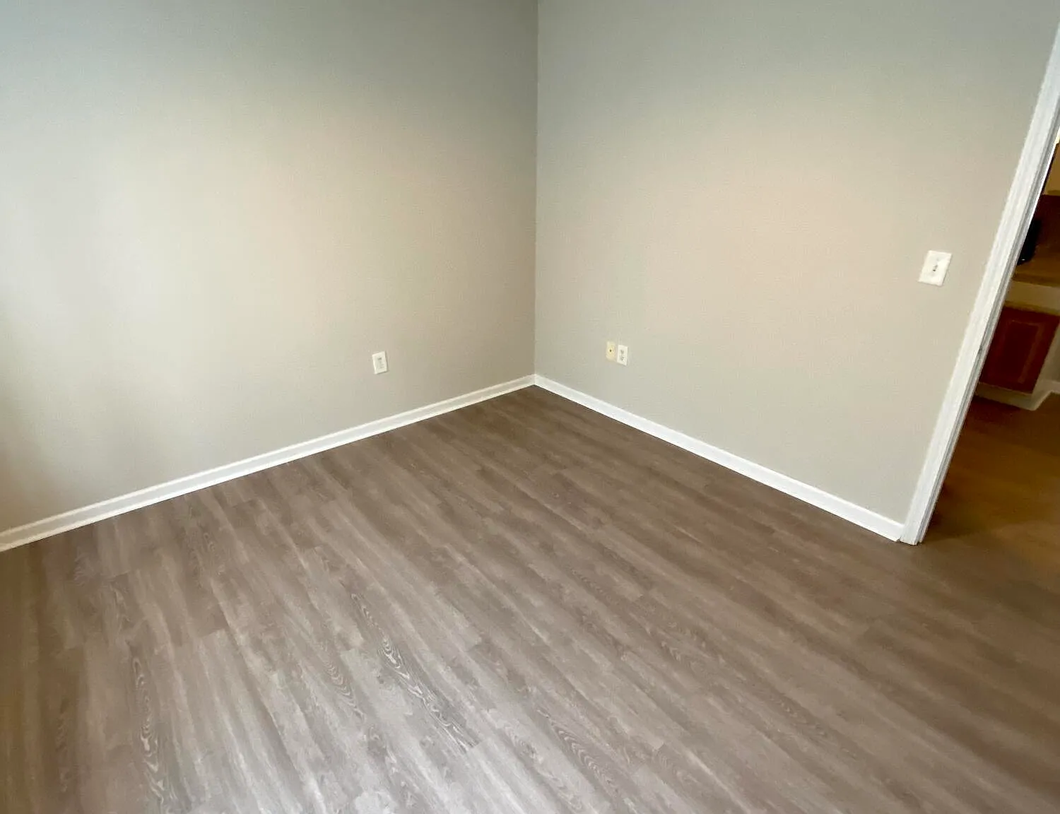 1 bed, 1.0 bath, $850 — Photo 4