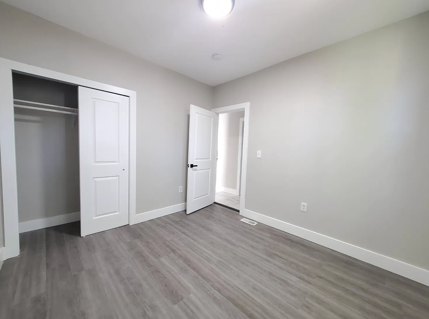 3 bed, 1200 sqft, $2,249 — Photo 4