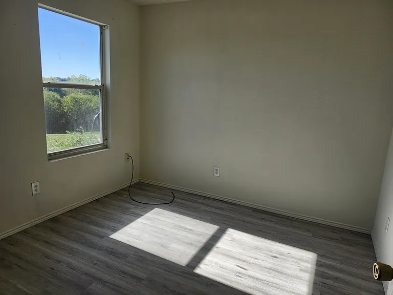 5100 Waterford Dr — Photo 21