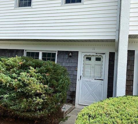 2nd image of 593 Garfield Avenue #11