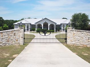 107 Eagle Creek Ranch Blvd, Floresville, TX 78114