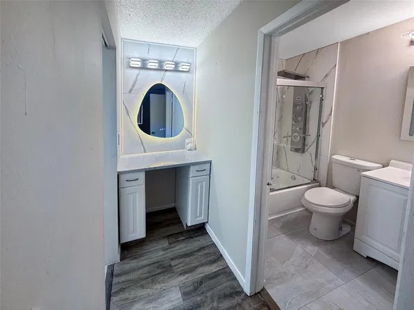5922 NW 21st St #48, Lauderhill, FL 33313