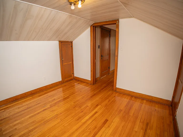 927 Washington St #A — Photo 10