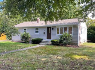 16 S Glen Dr, Coventry, RI 02816
