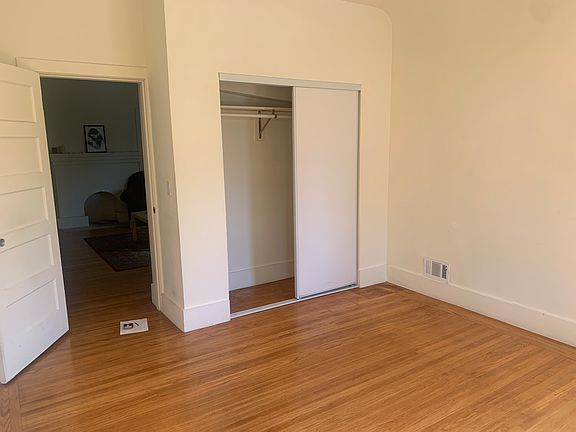 2nd image of 482 43rd St