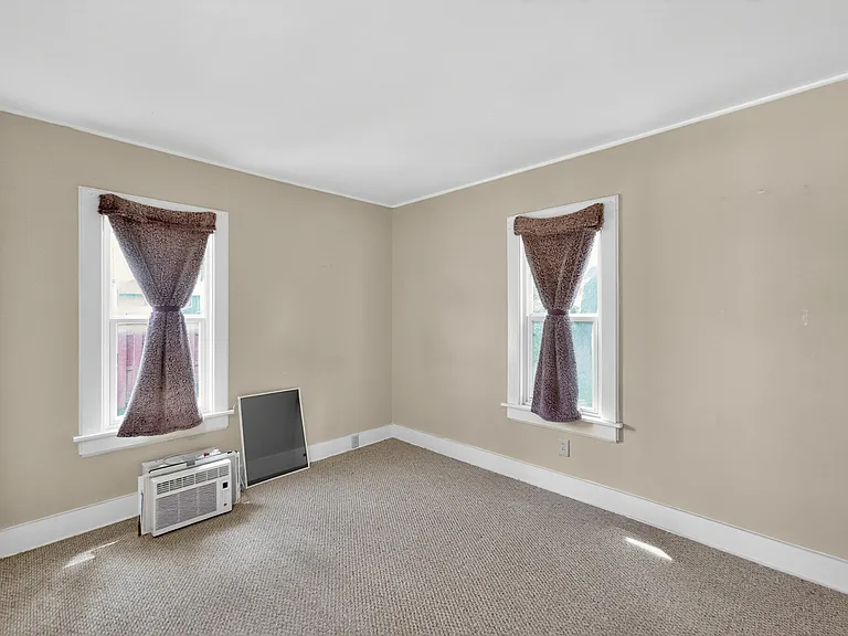 221 Ellen St #221 — Photo 17