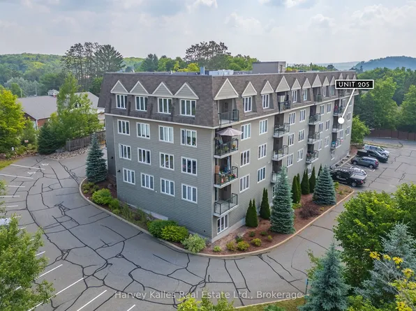 26 Dairy Ln #205, Huntsville, ON P1H 0A4
