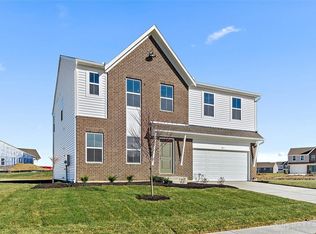 251 Quail Hollow Dr, Brookville, OH 45309