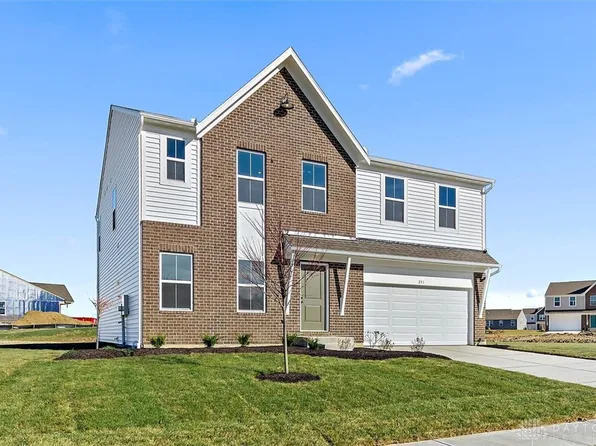 251 Quail Hollow Dr, Brookville, OH 45309