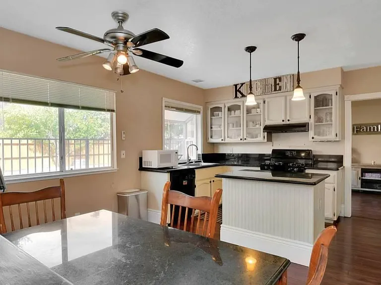 Ryland Ct — Photo 23